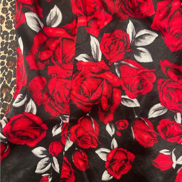 Y2K White House Black Market Gothic Rose Print Strapless Top - Picture 7 of 13